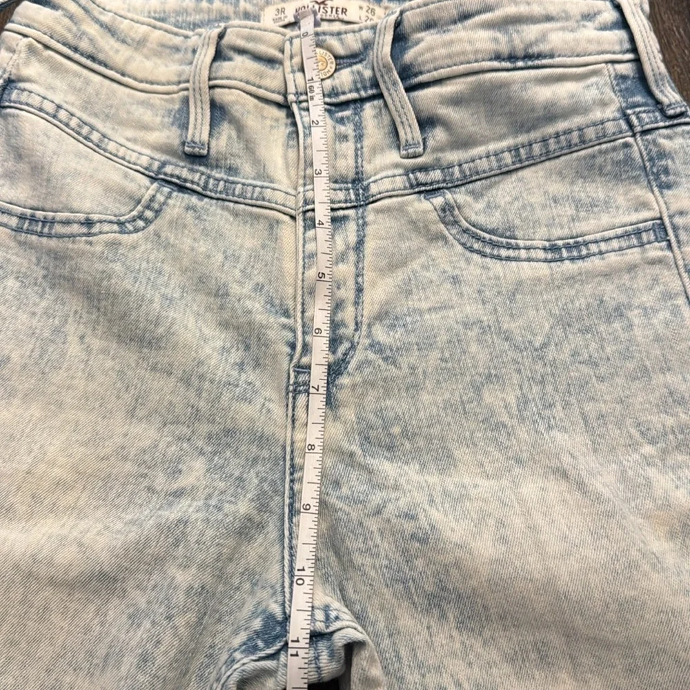 Hollister acid wash